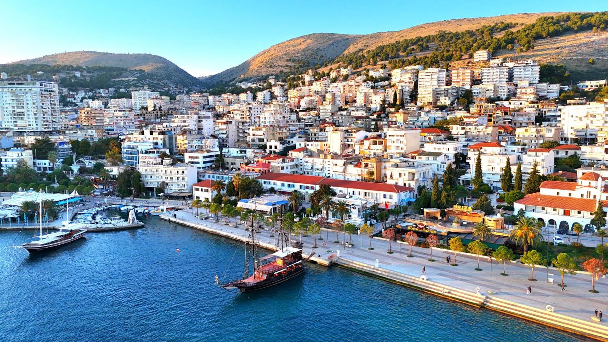 Deep Blue Rooftop - 111 Sarande Bagian luar foto